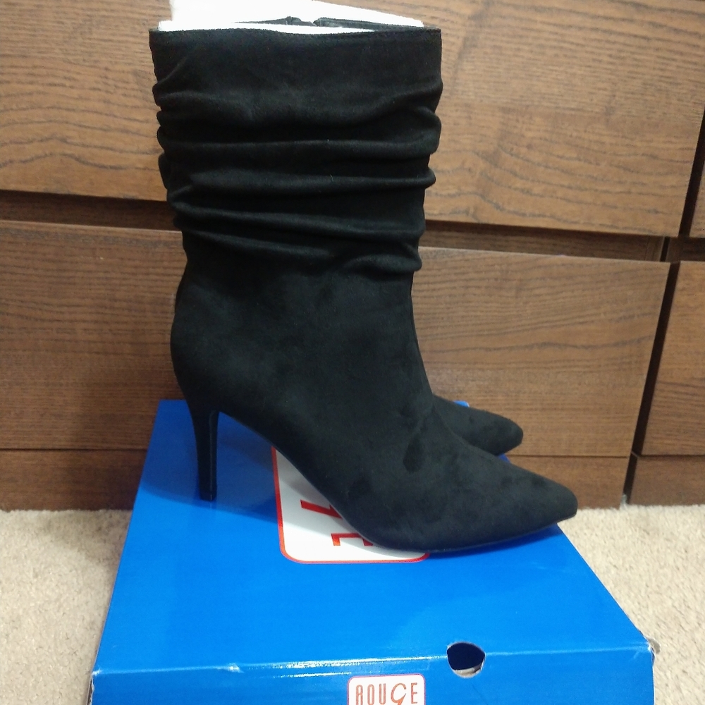 Black slouch boots